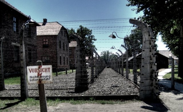 Auschwitz I fences
